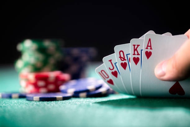 Hand ranking chart showing Royal Flush to High Card in Texas Poker